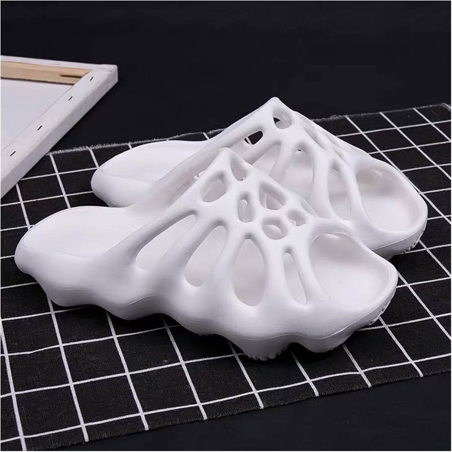 

Сандалии для ванной комнаты, летние модные тапочки с вырезом, унисекс, пляжные сандалии, обувь для воды, тапочки для дома, тапочки, сандалии для душа (цвет: карамельный, размер: 39-40 (240 мм)) Sunesa, бежевый