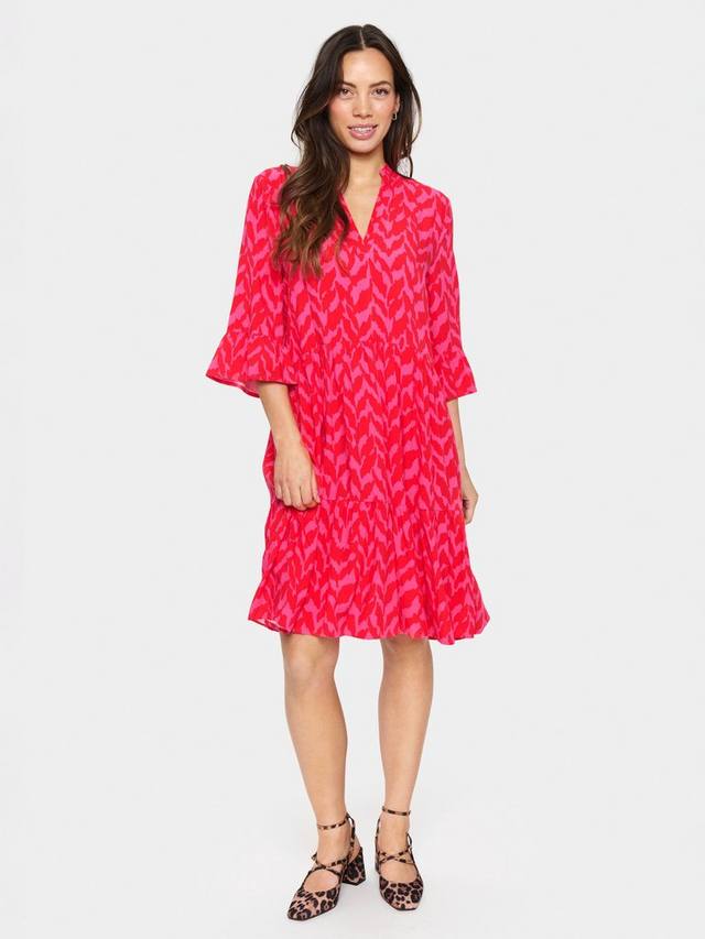 

Платье Eda Abstract с ярусами Saint Tropez, Pink/Multi