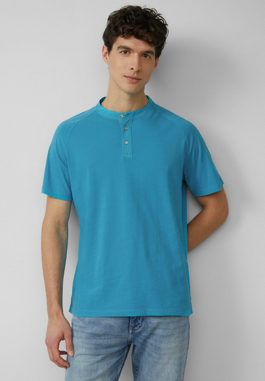 

Базовая футболка MIT HENLEY-AUSSCHNITT UND RAGLANÄRMELN s.Oliver, бирюзовый