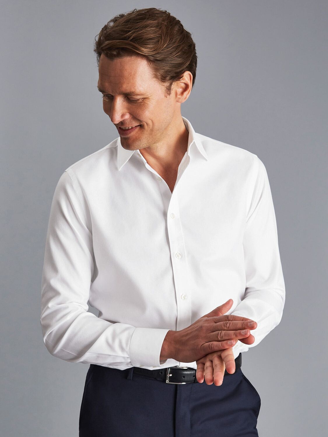 

Рубашка приталенного кроя из твила Charles Tyrwhitt с классическим воротником, белая