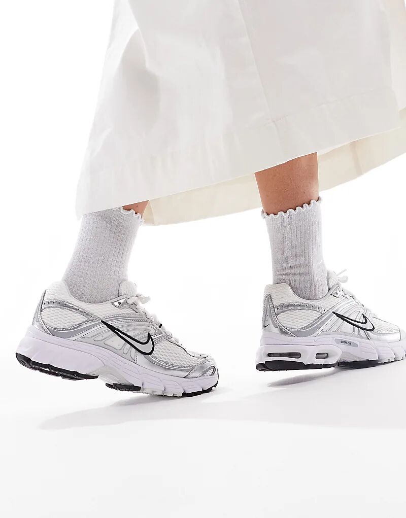 Кроссовки унисекс Nike Air Max Moto 2K белого и серебристого цветов — фото 4