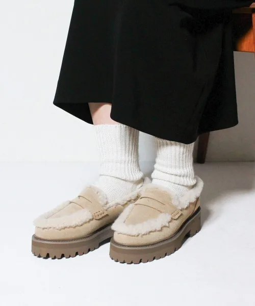 Унисекс лоферы из мутона CAMINANDO MOUTON PENNY LOAFERS бежевые