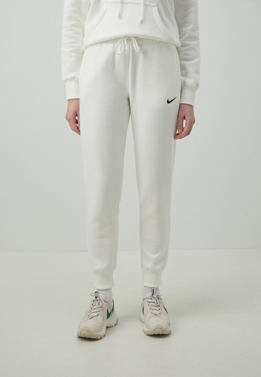 

Спортивные брюки Phoenix Pant Nike, цвет sail/black