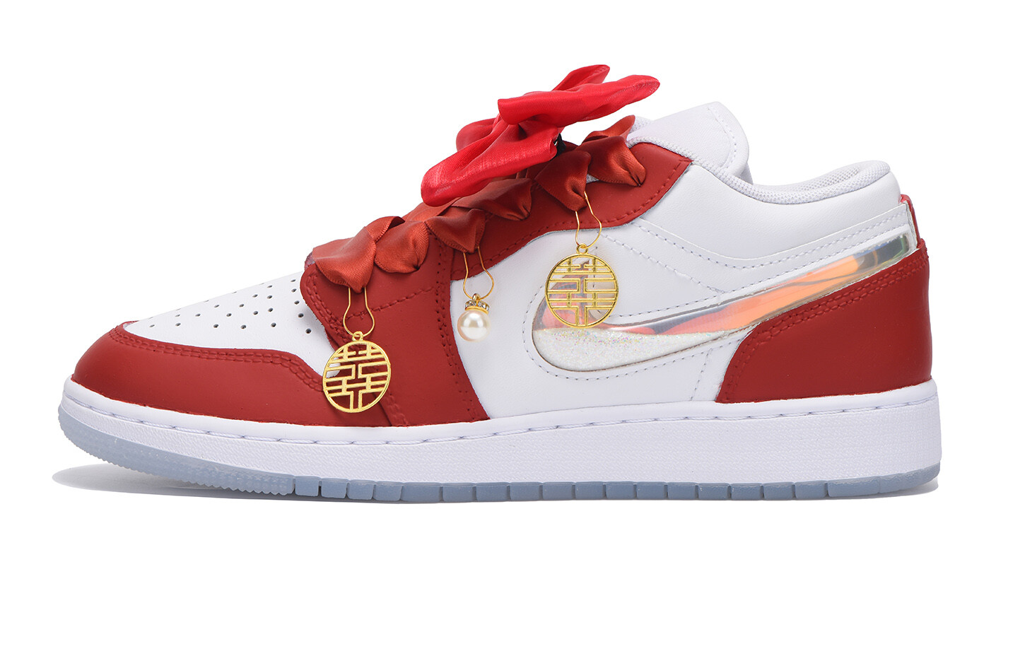 

Кроссовки Air Jordan 1 Kids' Basketball Shoes Grade School, красный
