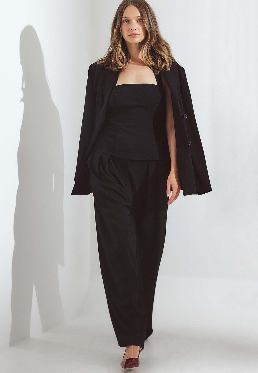 

Топ NA-KD TAILORED HALTERNECK CORSET , Black