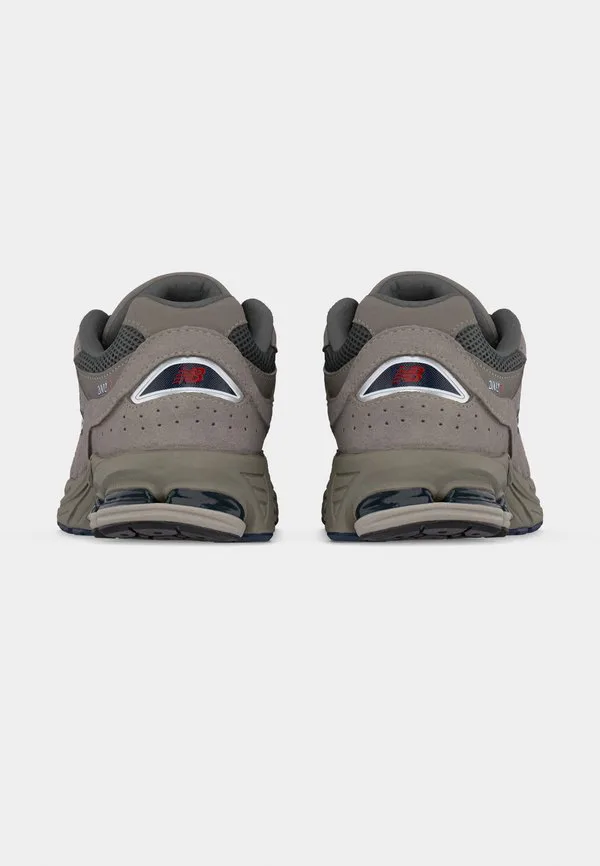 Кроссовки унисекс 2002 года New Balance, Grey/Metallic Silver-Coloured/Natural Indigo — фото 4