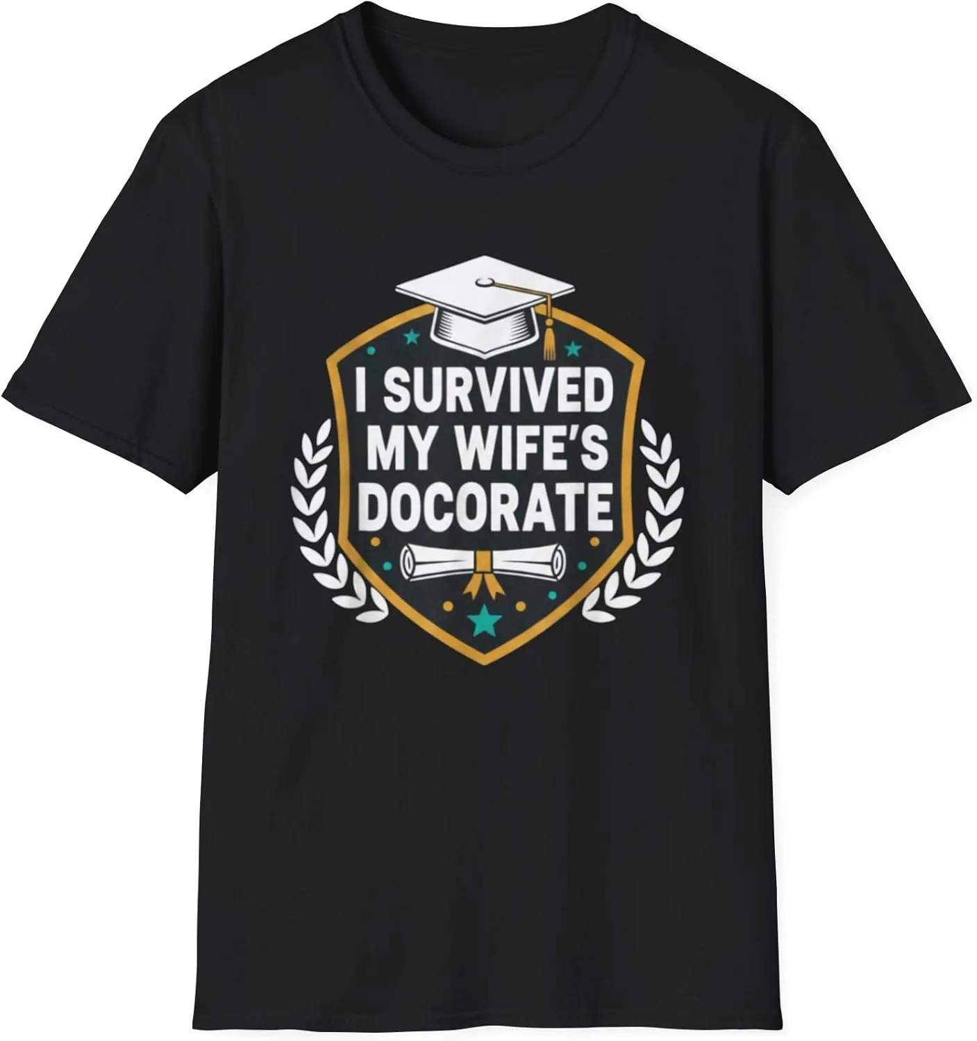 Футболка "I Survived My Wife's Doctorate Program" с юмором про PhD выпуск GENERIC, черный