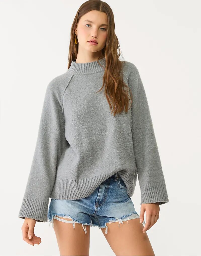 

Джемпер Stradivarius Basic в темно-сером цвете
