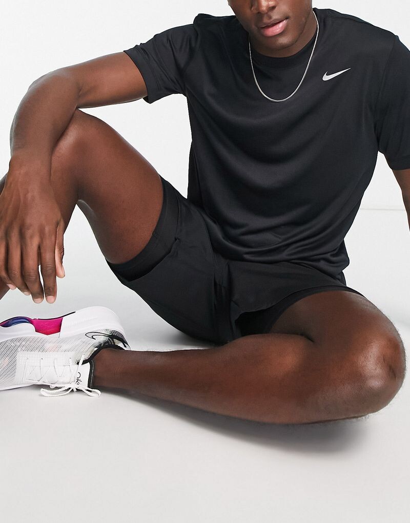 Nike — Dri-FIT Legend — черная футболка — фото 2