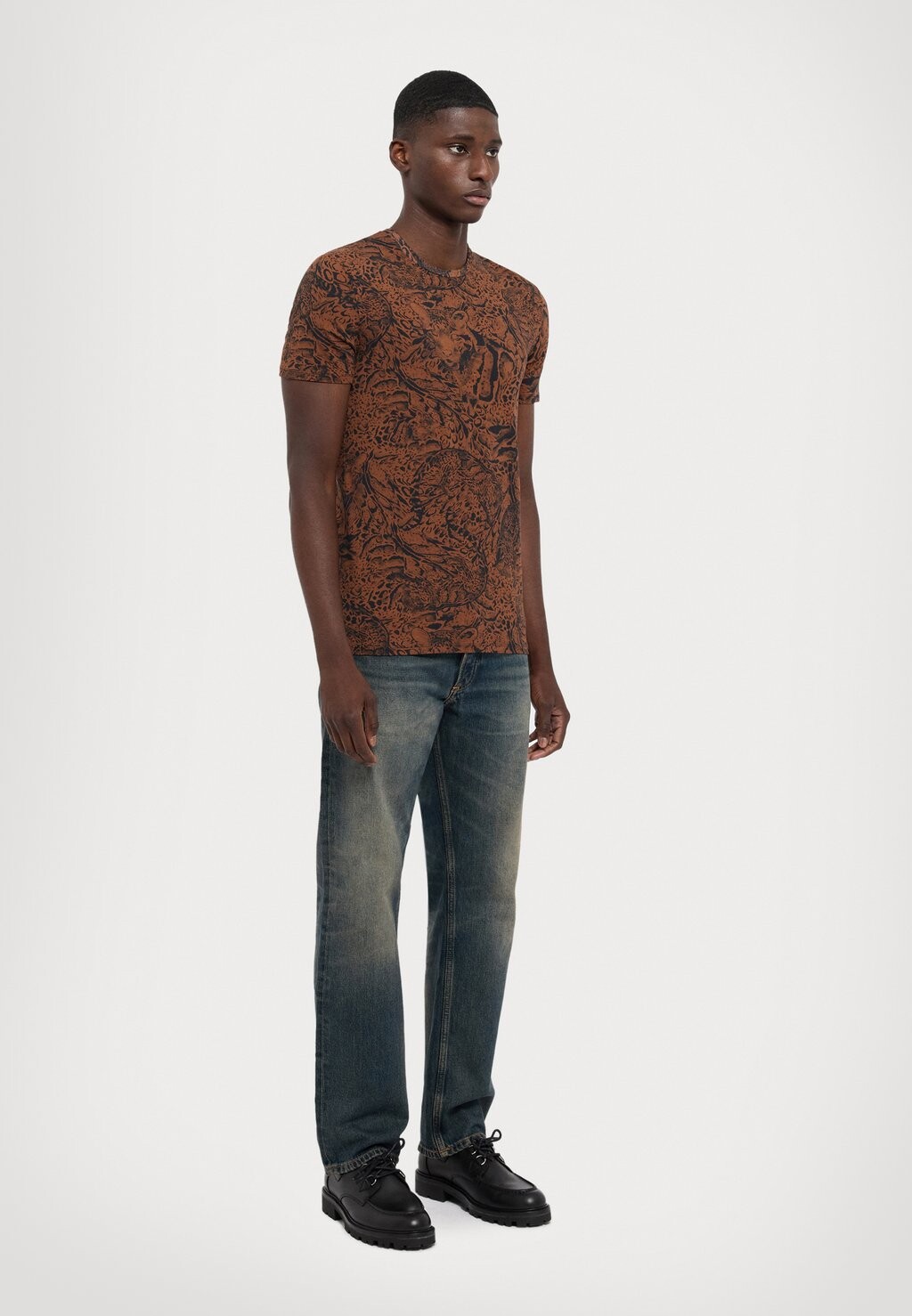 

Футболки с принтом ALLOVER NEBULOSO Just Cavalli, черный