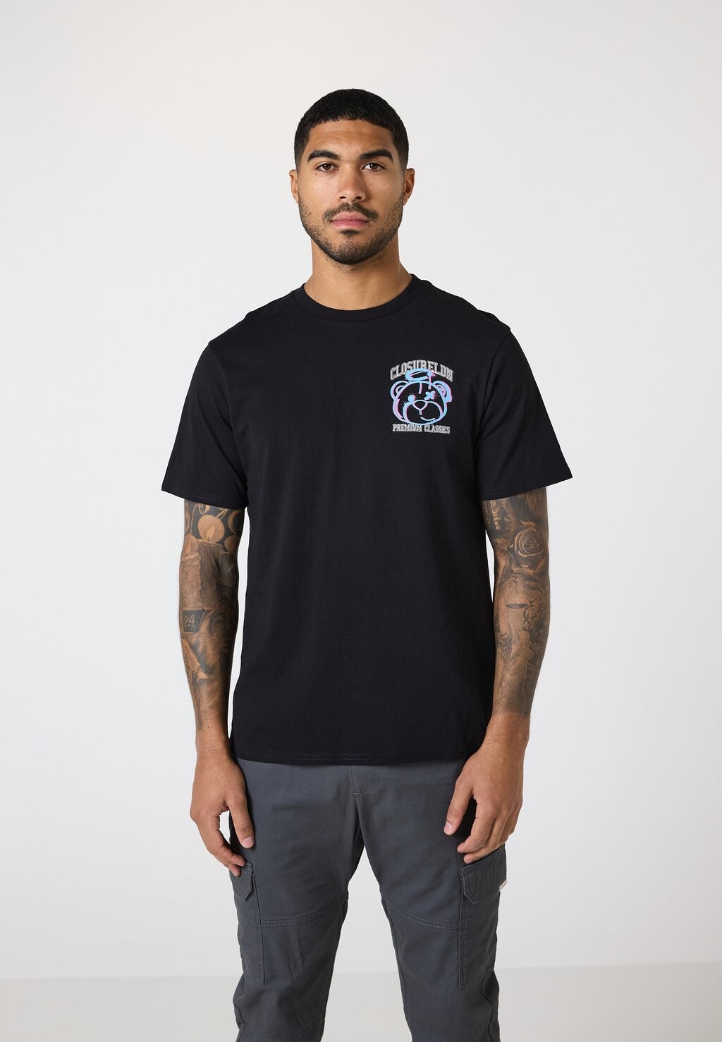 

Футболка с принтом GRAFFITI TEDDY TEE CLOSURE London, черный