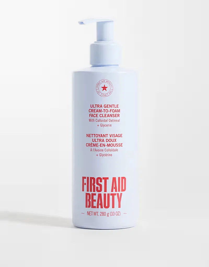 Крем для лица First Aid Beauty — Ультрамягкое очищающее средство для лица в форме крема-пенки, 294.74 г