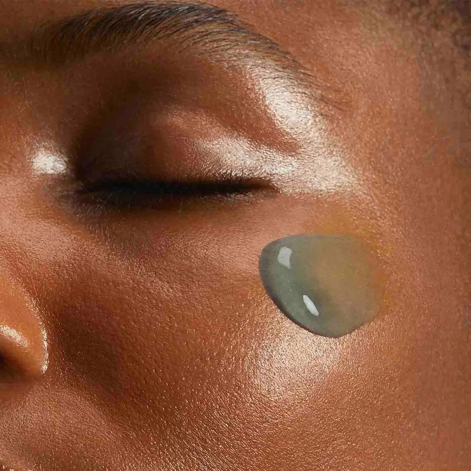 Clarins Total Eye Contour Gel охлаждающий гель для глаз уменьшает темные круги и отечность освежает, увлажняет и успокаивает 17 мл — фото 4