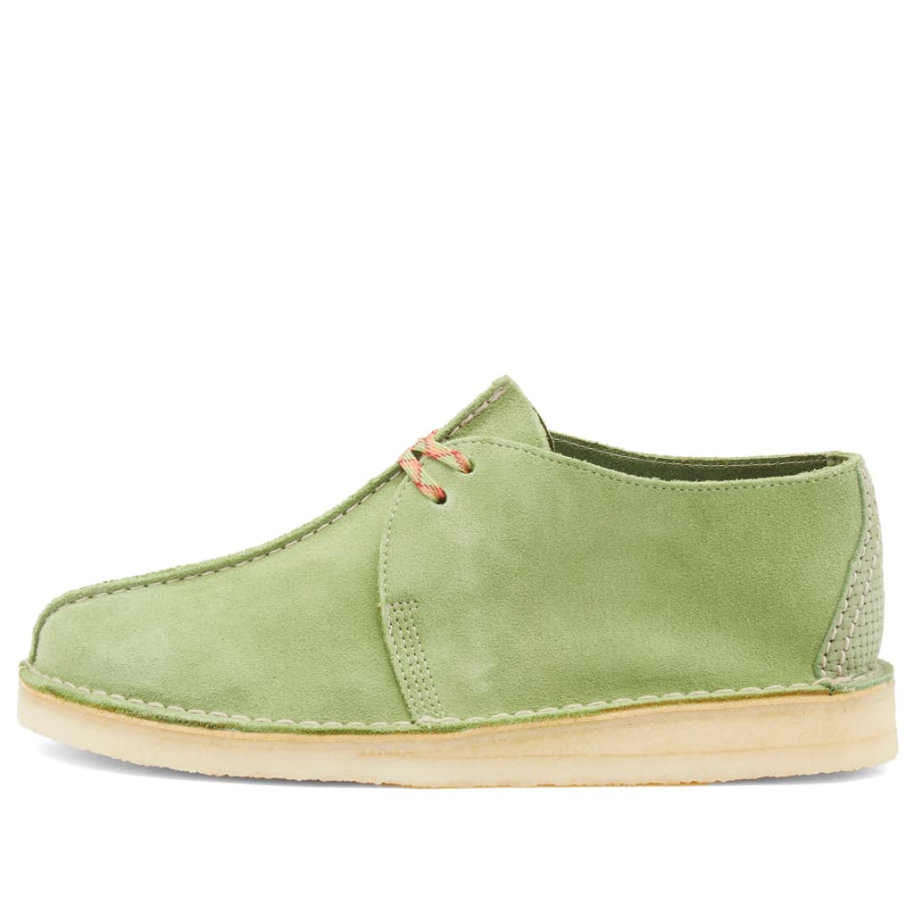 

Кроссовки Desert trek Clarks Originals, цвет apple suede