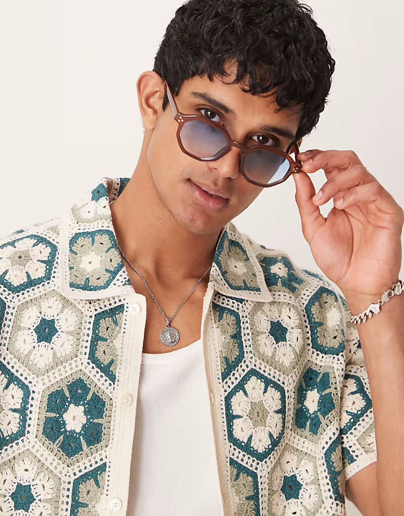 

Круглые солнцезащитные очки ASOS DESIGN с синими линзами и коричневой оправой