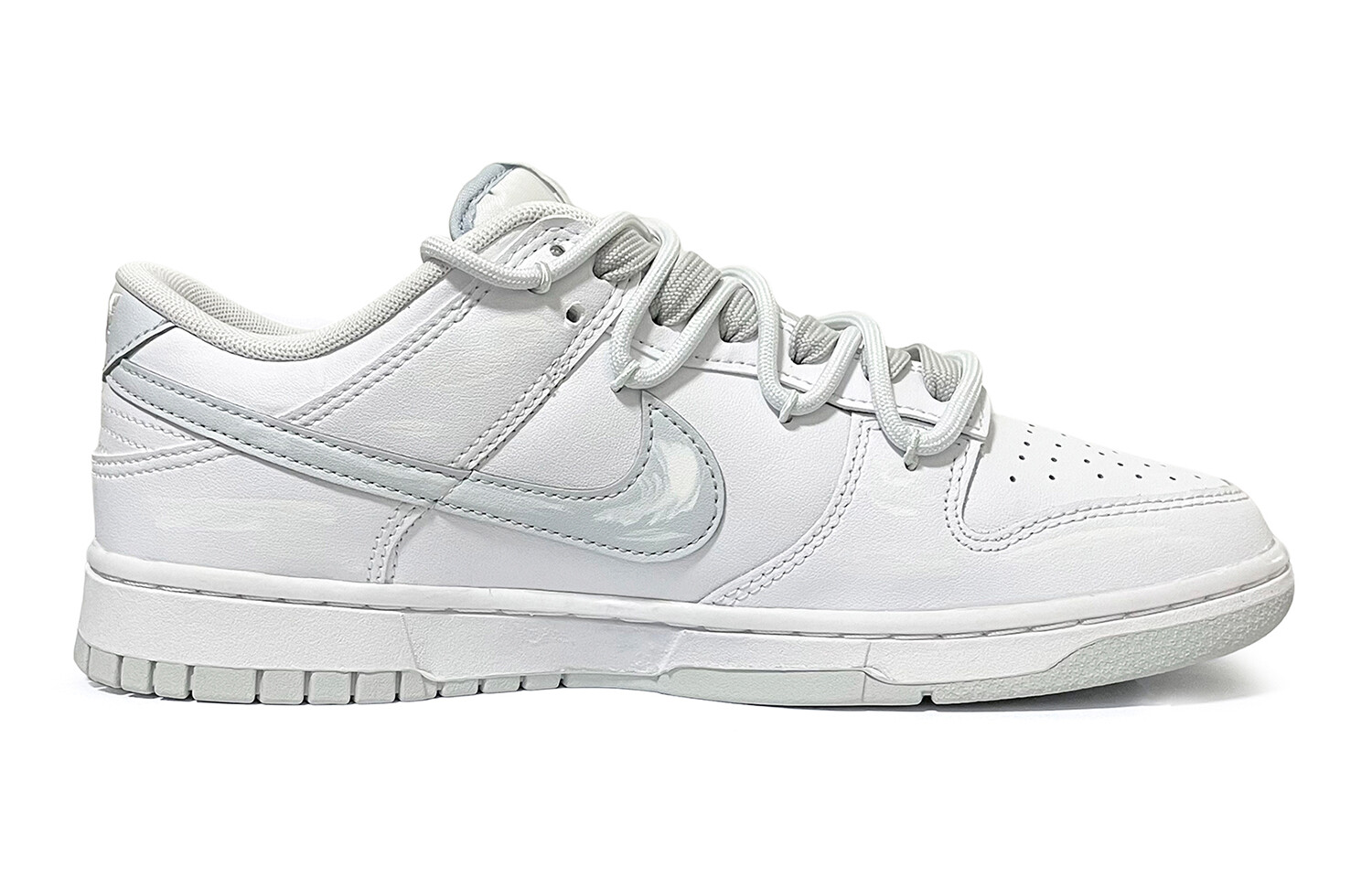 

Женские кроссовки для скейтбординга Nike Dunk, Light Gray