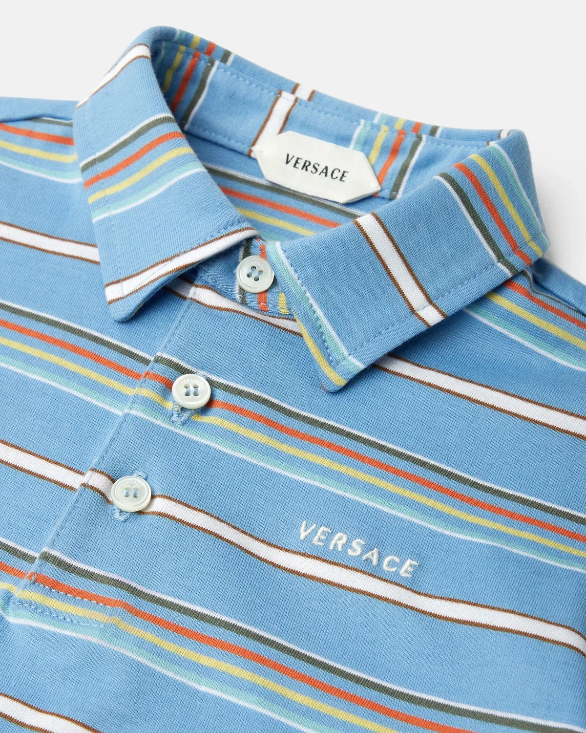 Детское поло из хлопкового трикотажа в полоску с вышитым логотипом Versace, голубой — фото 4