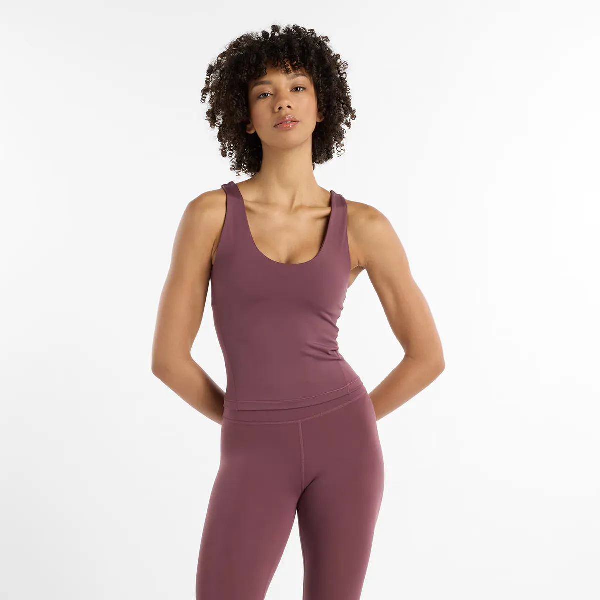 

Женская футболка WT51150FDP New Balance, цвет Burdeos