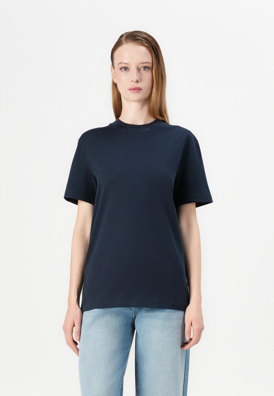 

Футболка Selected Femme SLFRELAX MOCK NECK TEE , Dark Sapphire/Dark Blue, Синий, Футболка Selected Femme SLFRELAX MOCK NECK TEE , Dark Sapphire/Dark Blue