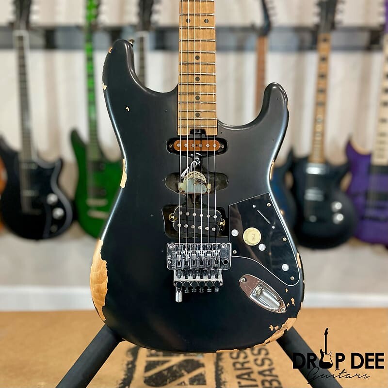 

Электрогитара EVH Frankenstein Relic Series Electric Guitar w/ Bag - Black