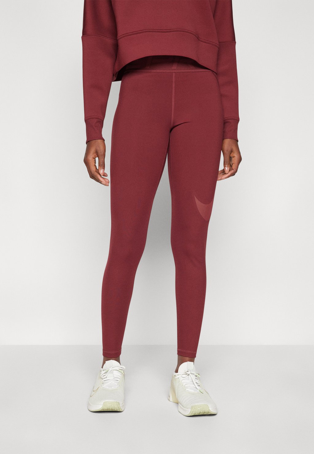 

Леггинсы SCULPT Nike Performance, темно-красный