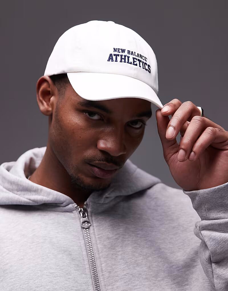 

Кепка New Balance Athletics стираная белого цвета