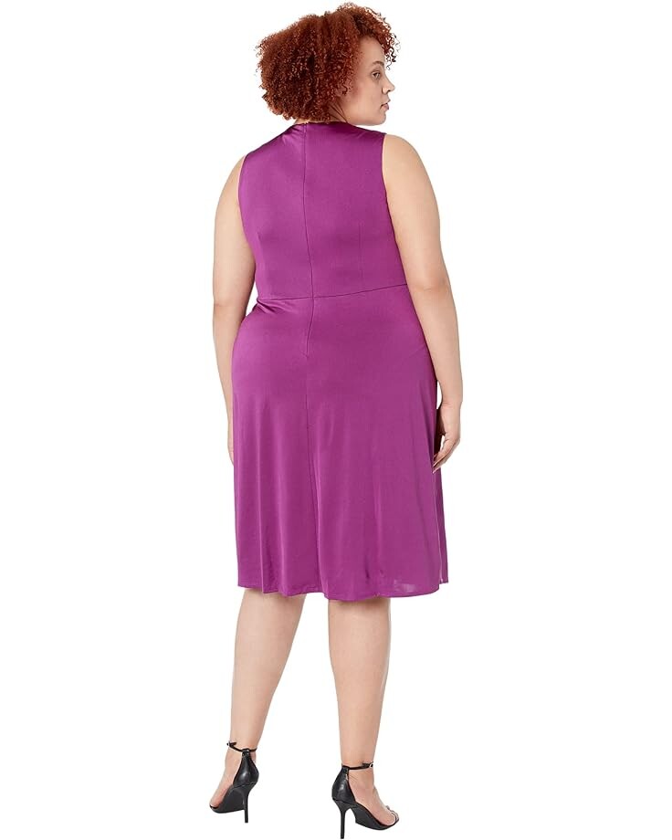 

Платье London Times Plus Size V-Neck Sleeveless Draped Midi Dress, цвет Grape