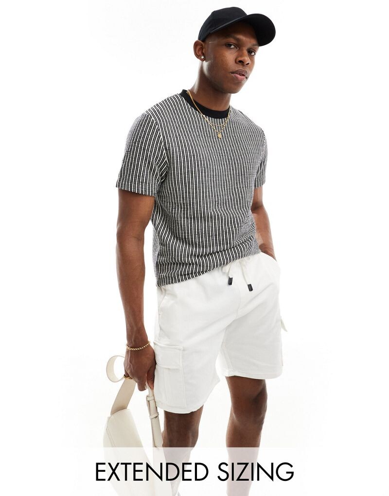 

Футболка ASOS DESIGN из фактурной ткани в полоску