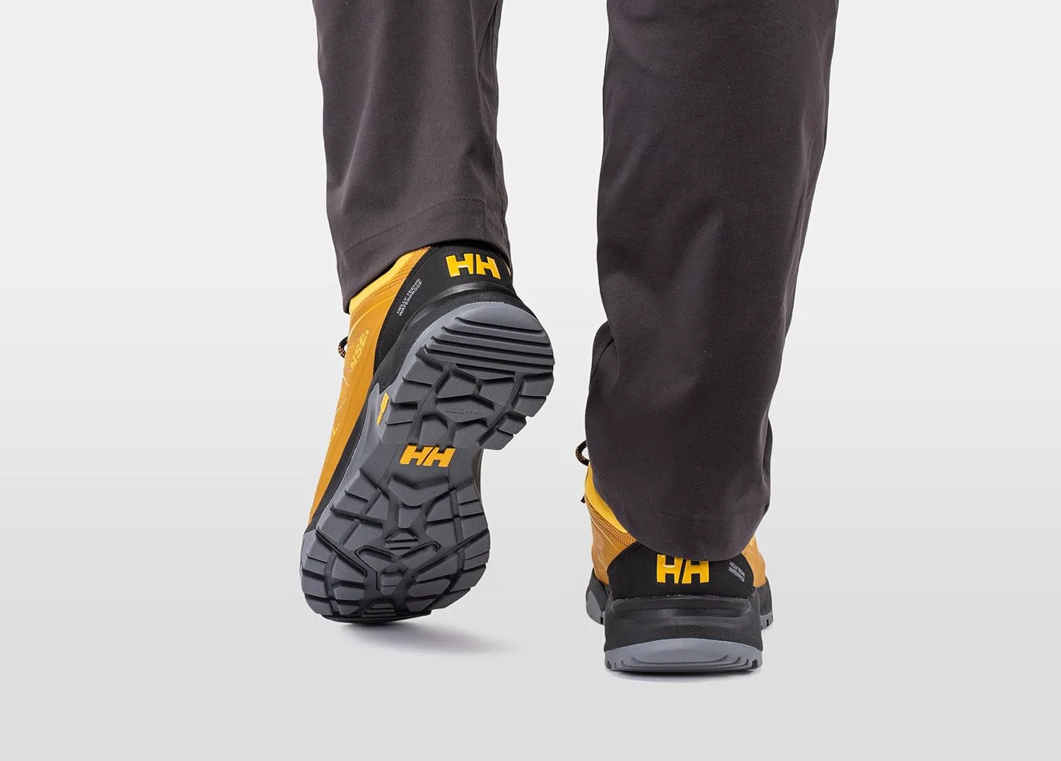 Мужские водонепроницаемые треккинговые ботинки Helly-Hansen Cascade Low HT - прочная обувь для активного отдыха, легкие и удобные ботинки для походов Helly Hansen, желтый — фото 4