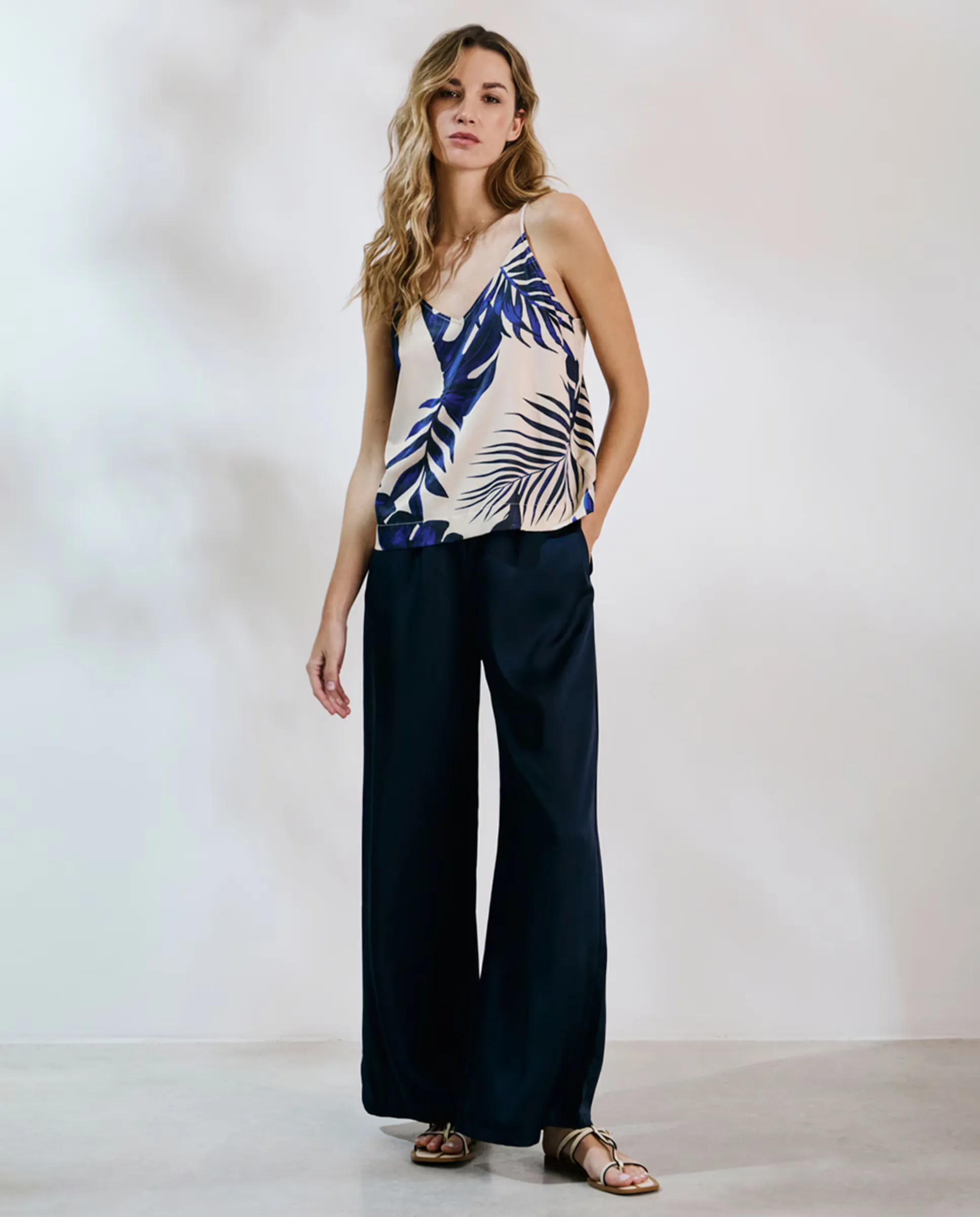 

Женские широкие брюки из сатина Vero Moda, темно-синий