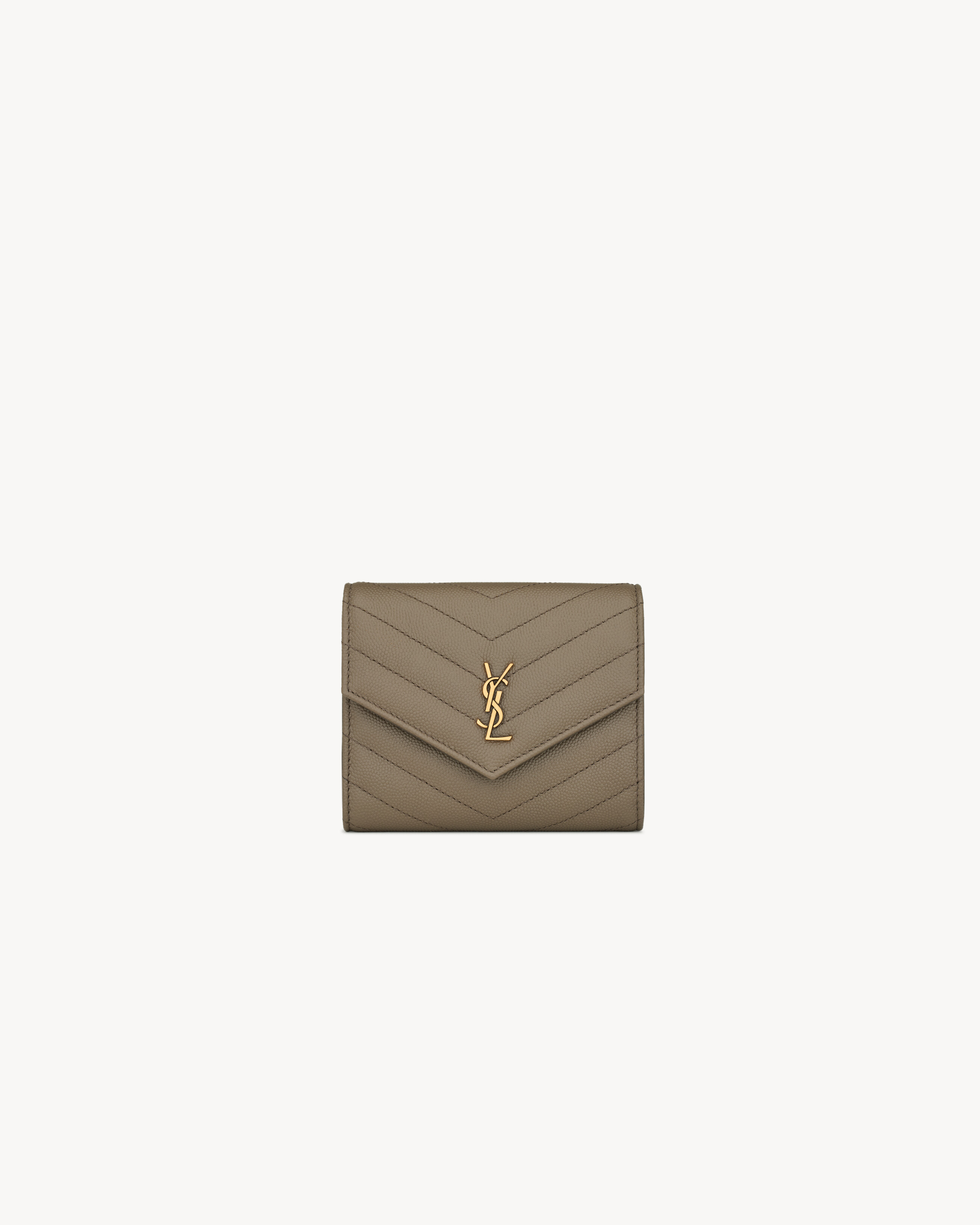 

Компактный тройной кошелек CASSANDRE из кожи GRAIN DE POUDRE Saint Laurent, серый/серебряный