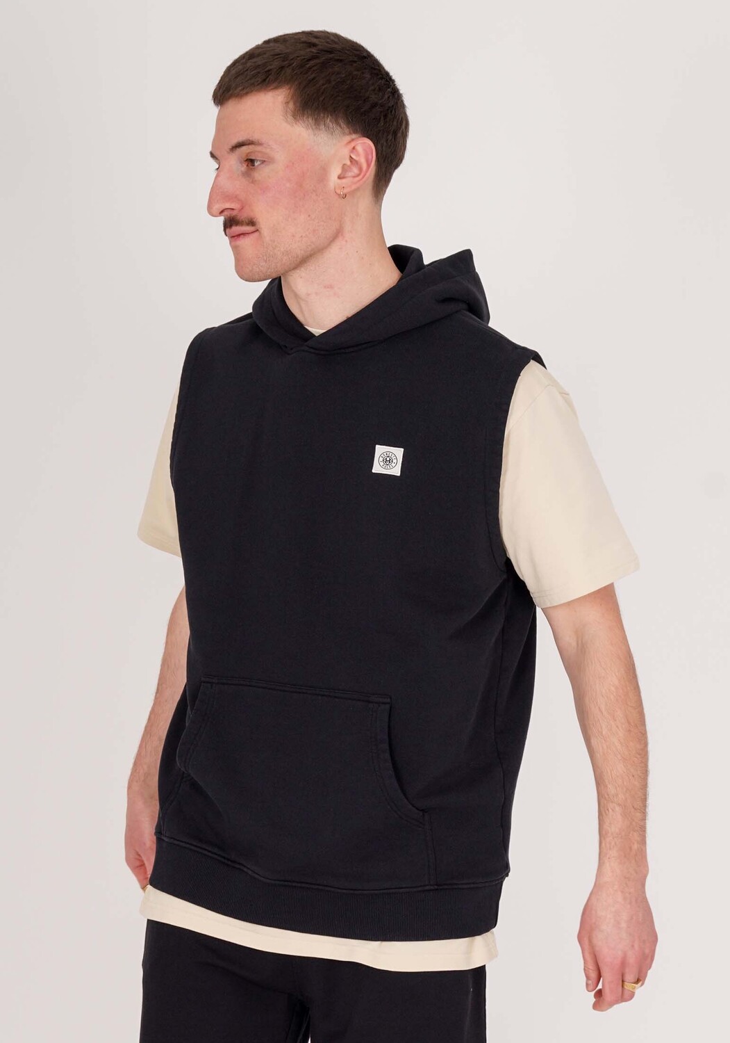 

Толстовка HONESTY RULES Sweatwear Sleeveless, черный