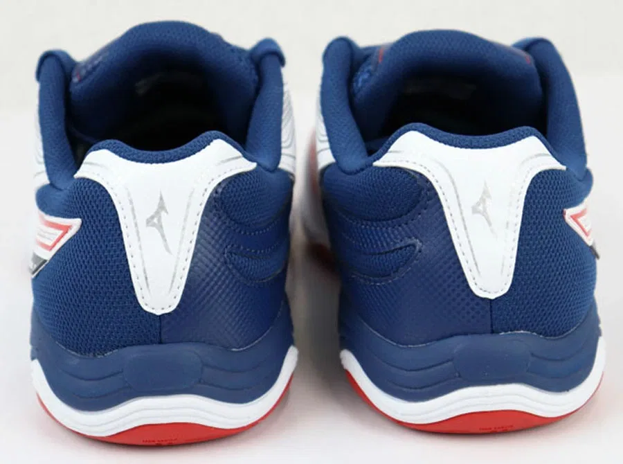 Унисекс кроссовки для настольного тенниса «Wave Medal 7 Wide» от Mizuno, 01 White X Red X Navy — фото 4