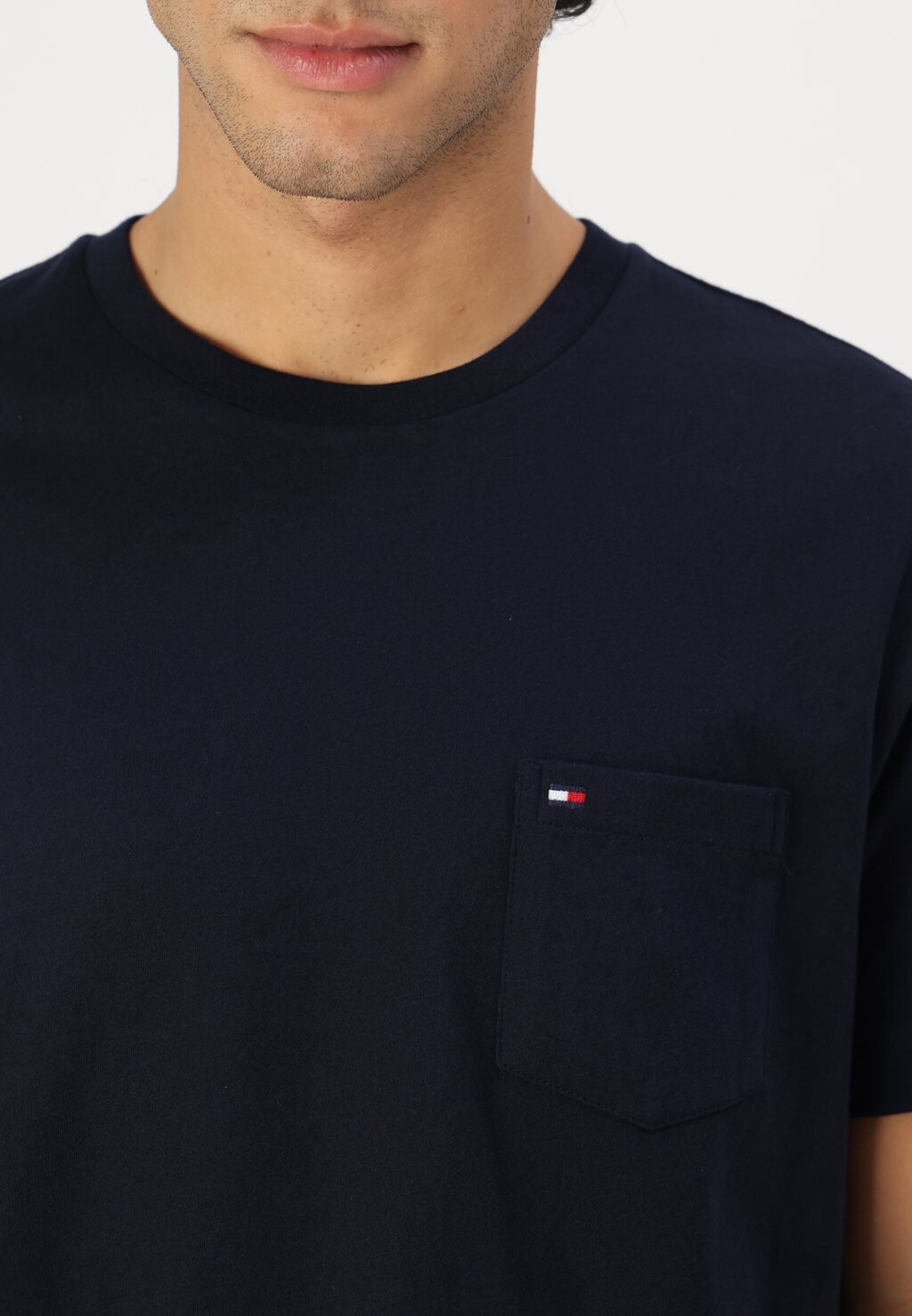 

Базовая футболка ESSENTIAL SOLID POCKET TEE Tommy Hilfiger, темно-синий