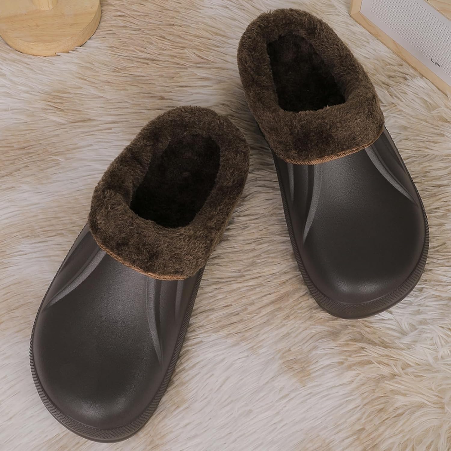 YUKTOPA Unisex из искусственной меховой подкладки- зимняя теплая обувь, слизающие водонепроницаемые домашние тапочки, легкие садовые сабо, мулы для пляжа во дворе, коричневый — фото 4