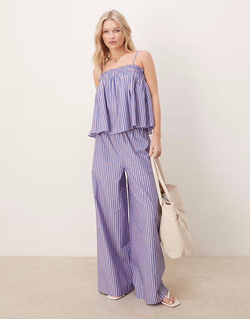 

Топ-комбинезон ASOS DESIGN со сборками в сине-красную полоску