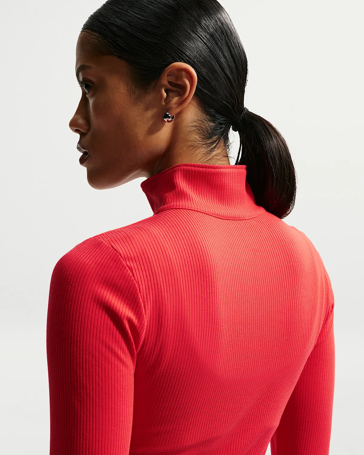 Женская облегающая водолазка с длинным рукавом Nike Sportswear Chill Knit, Light Crimson/Sail — фото 2