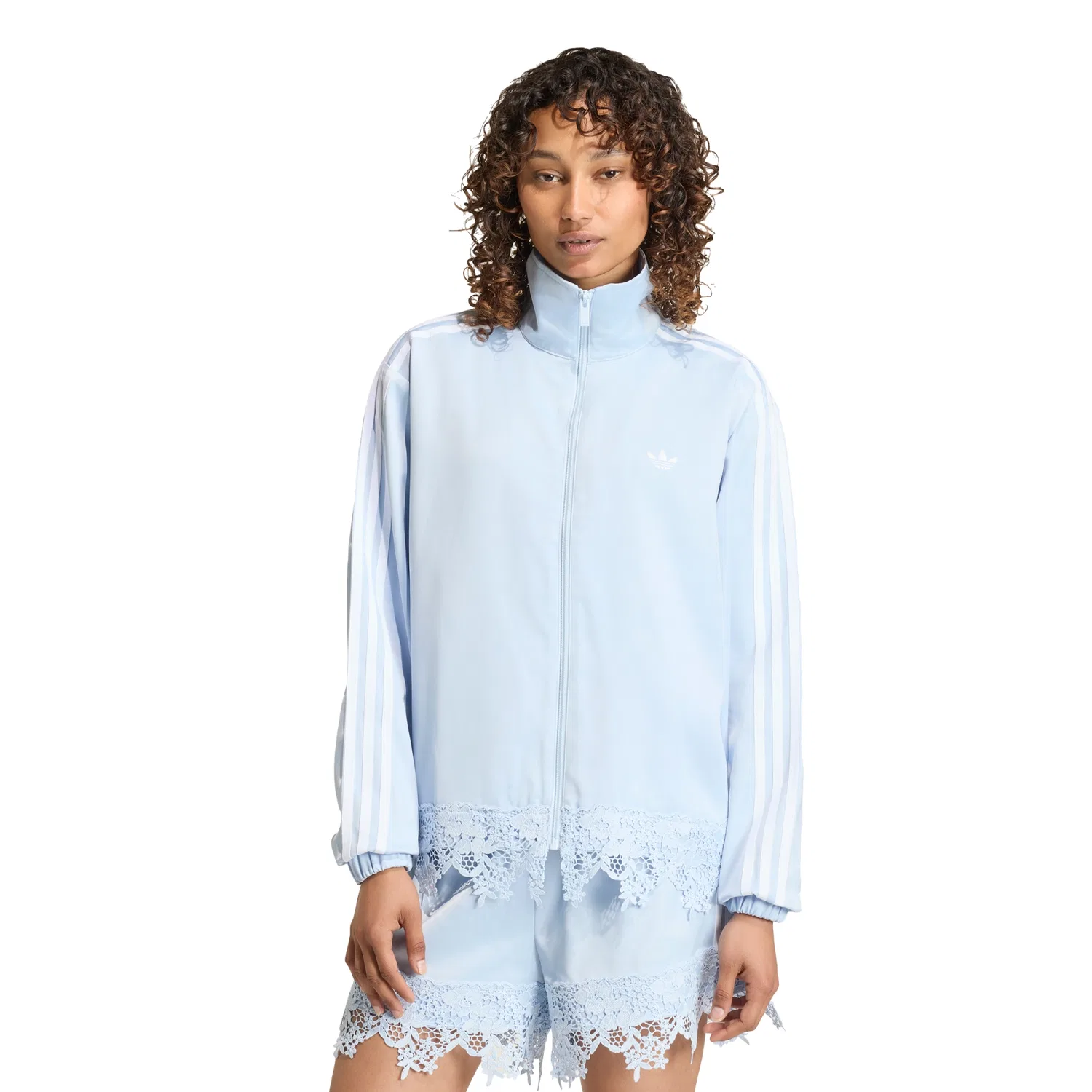 Женская свободная атласная спортивная куртка Firebird Originals от Adidas, цвета Crystal Sky — фото 4