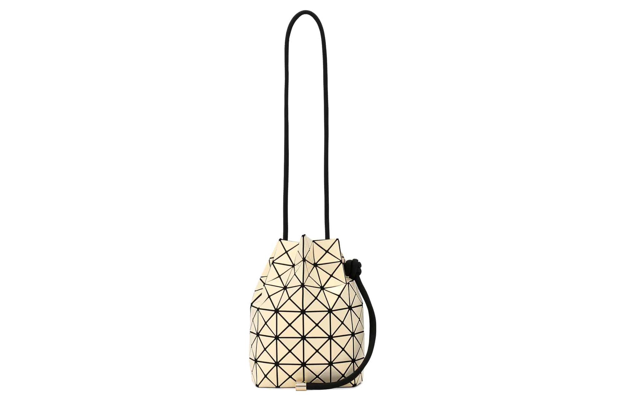 

ISSEY MIYAKE Сумка из поливинилхлоридной смолы кроссбоди через плечо женская светло-желтая