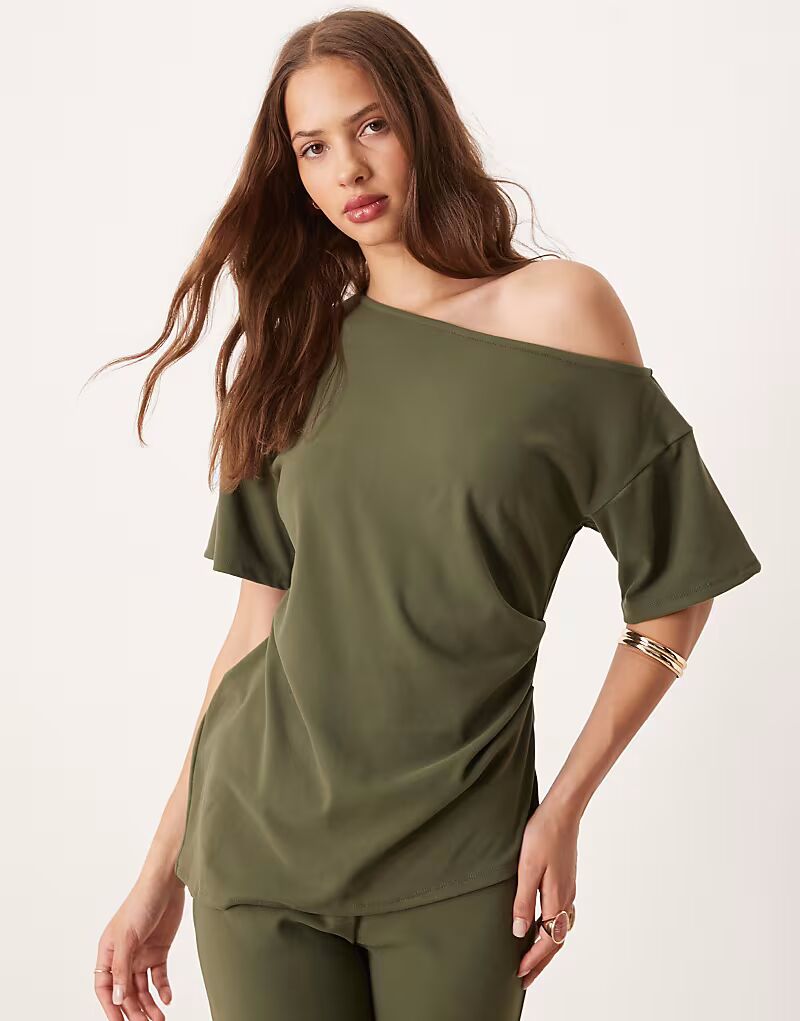 

Супермягкая футболка с открытыми плечами цвета хаки Asos Design