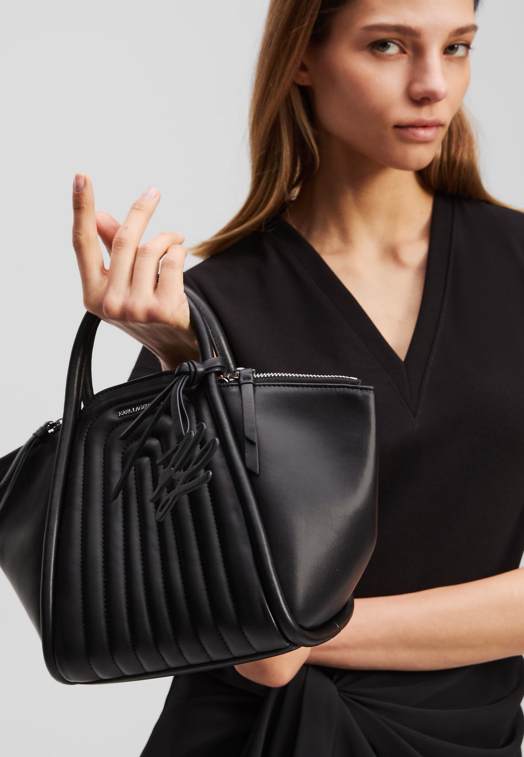 

Сумка WELLEN TOTE KARL LAGERFELD, черный