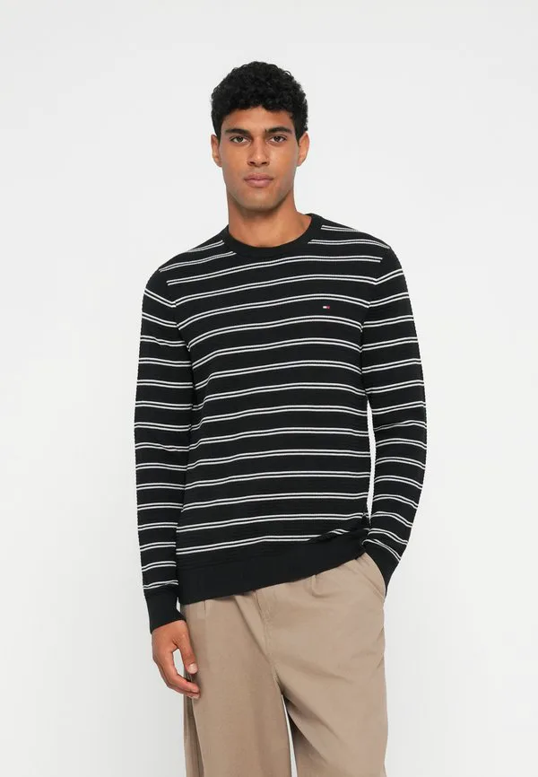 Джемпер с круглым вырезом, выполненный из фактурной трикотажной ткани. Tommy Hilfiger, Black/Ivory Petal