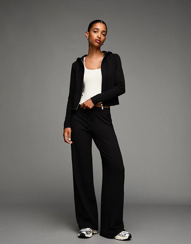 

Трикотажные брюки Bershka Plush черного цвета