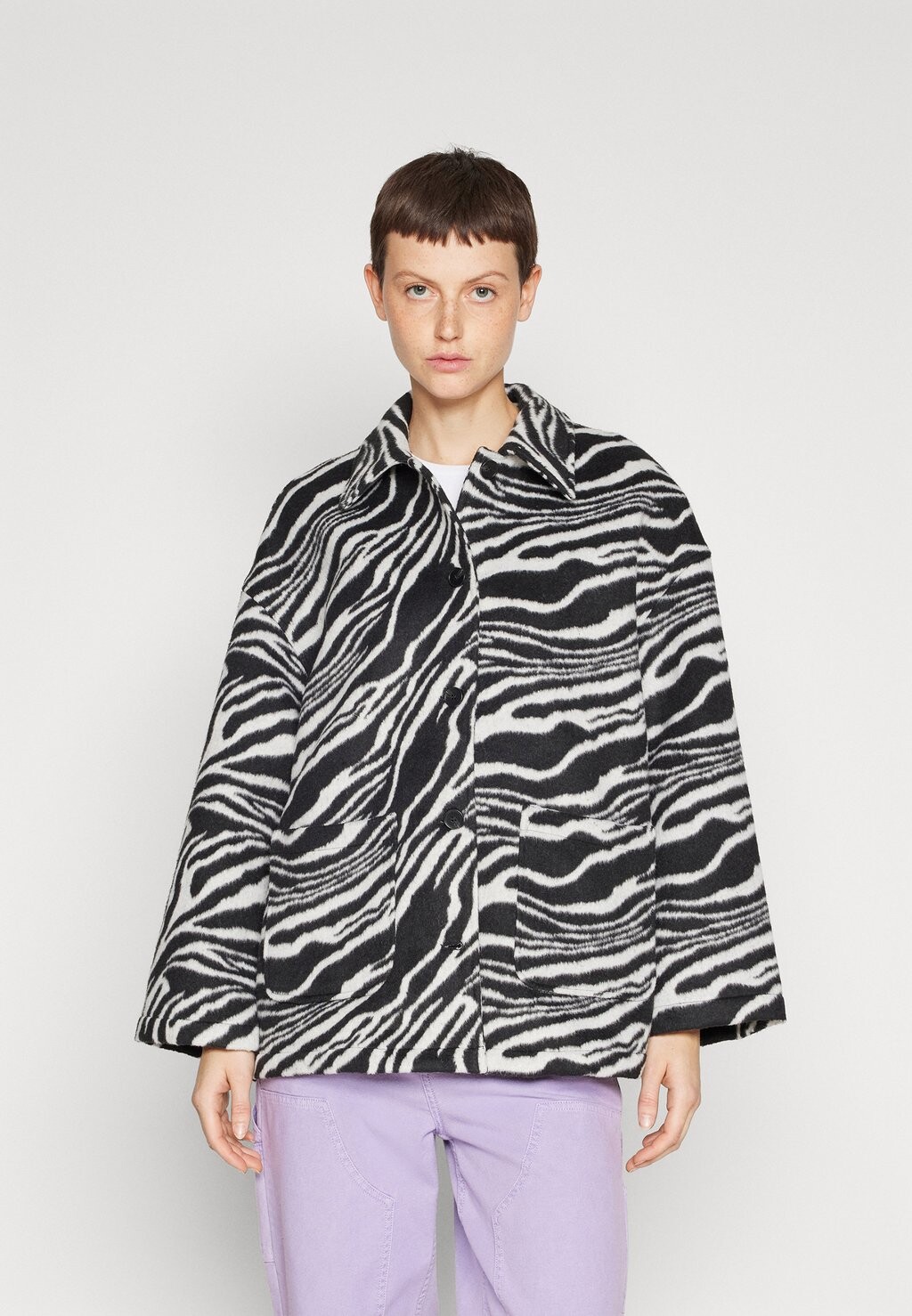 

Куртка Fine Vero Moda КУРТКА ВМЗЕБРА, цвет black/bright white