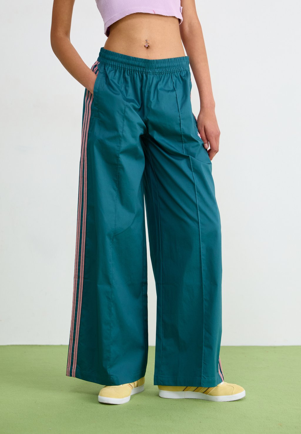 

Спортивные штаны WIDELEG PANT Adidas Originals, синий