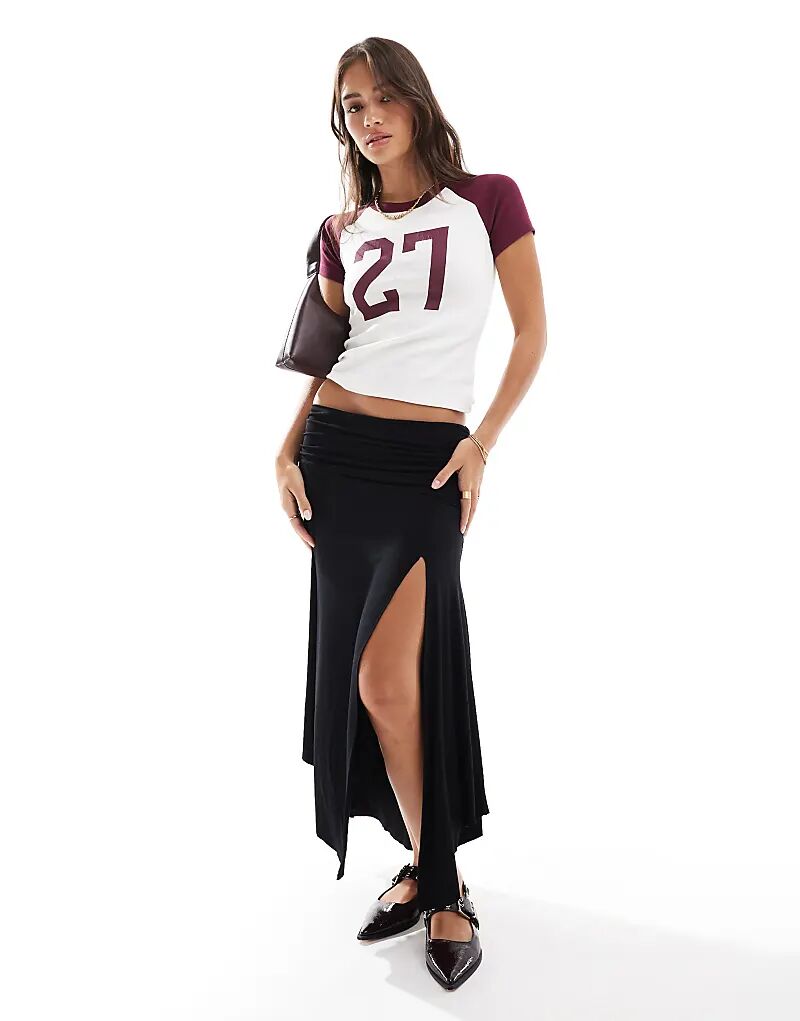 

Юбка макси с драпировкой черного цвета Bershka