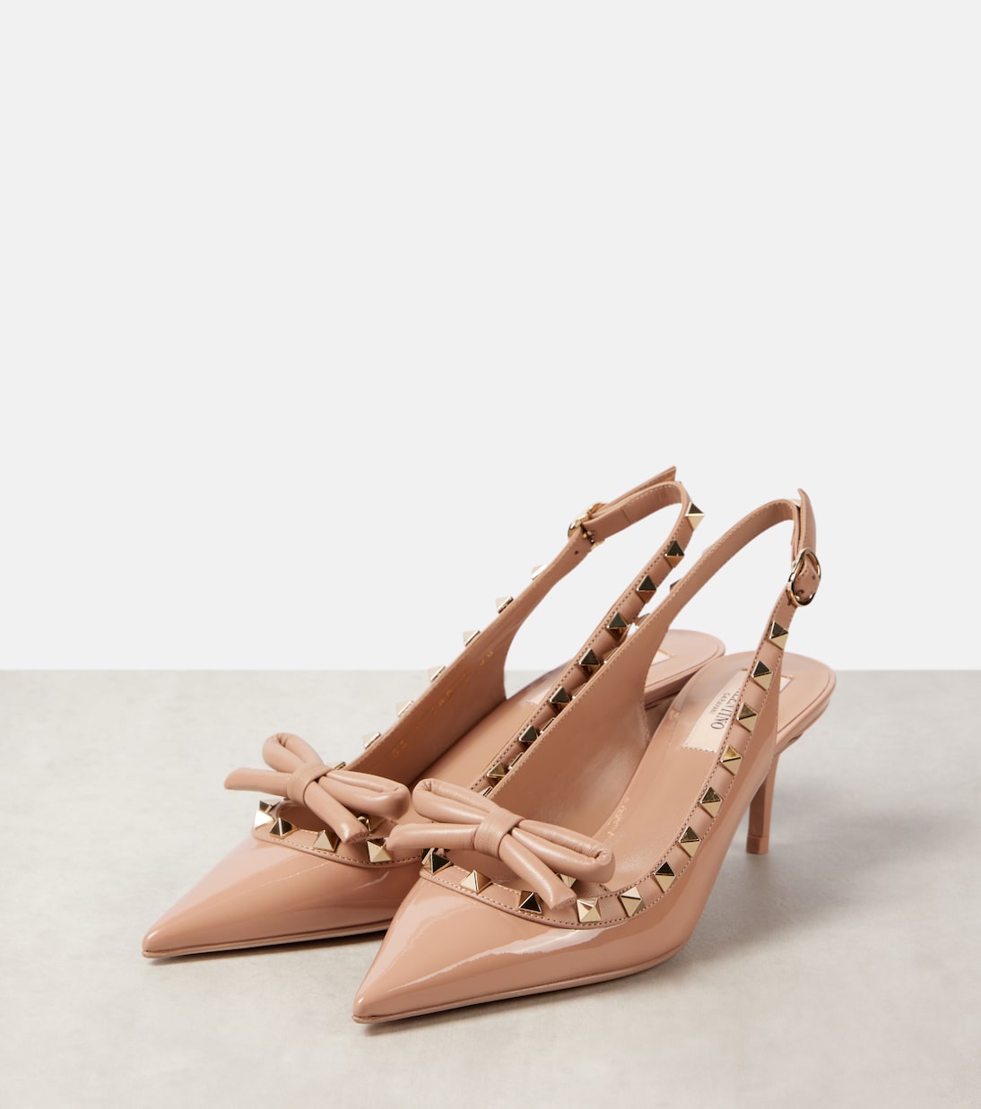 Туфли Rockstud 60 из лакированной кожи с открытой пяткой Valentino Garavani, Rose Cannelle — фото 4