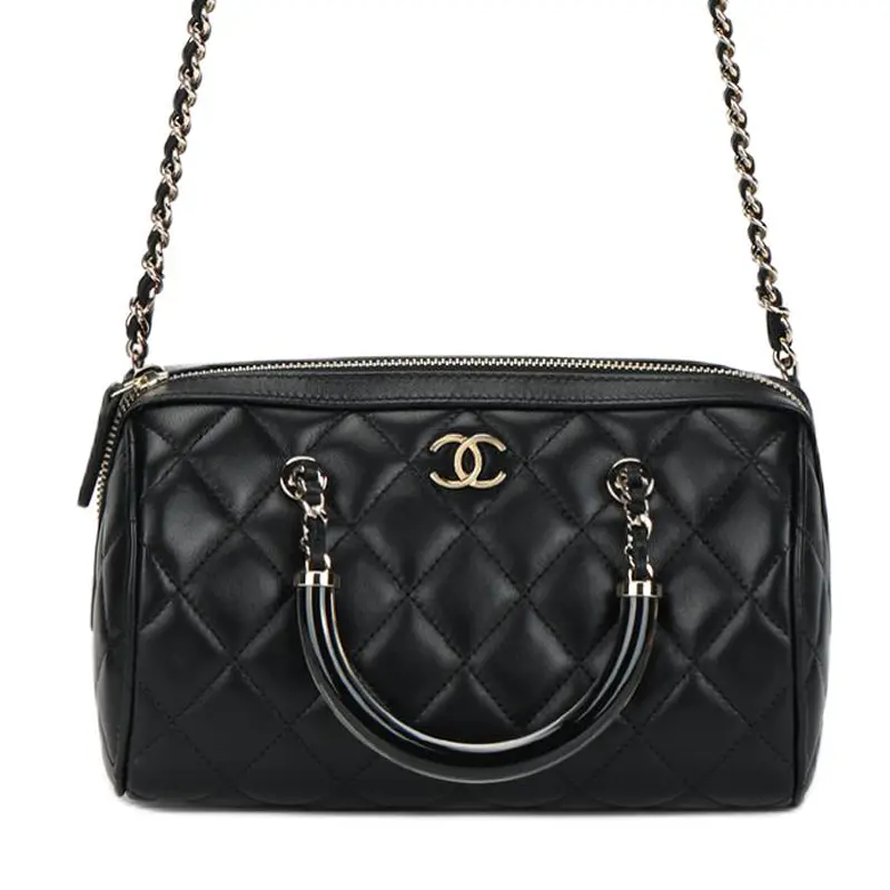 

CHANEL Женская сумка из ягненка черная