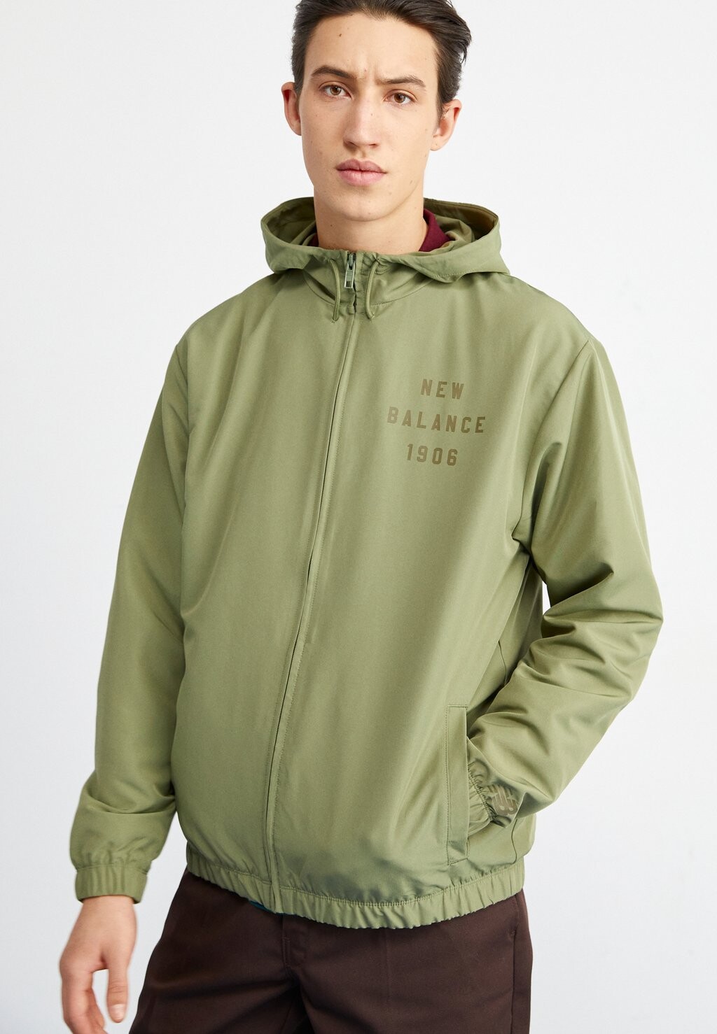 

Легкая куртка Essentials Graphic Full Zip New Balance, цвет dark olivine