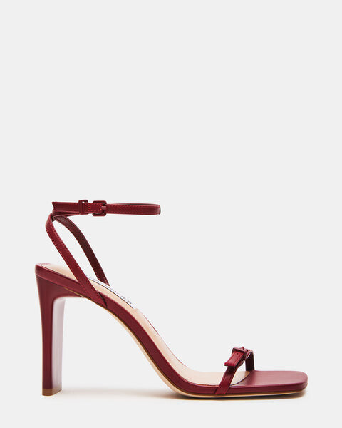 

Босоножки Ailene Steve Madden, красный
